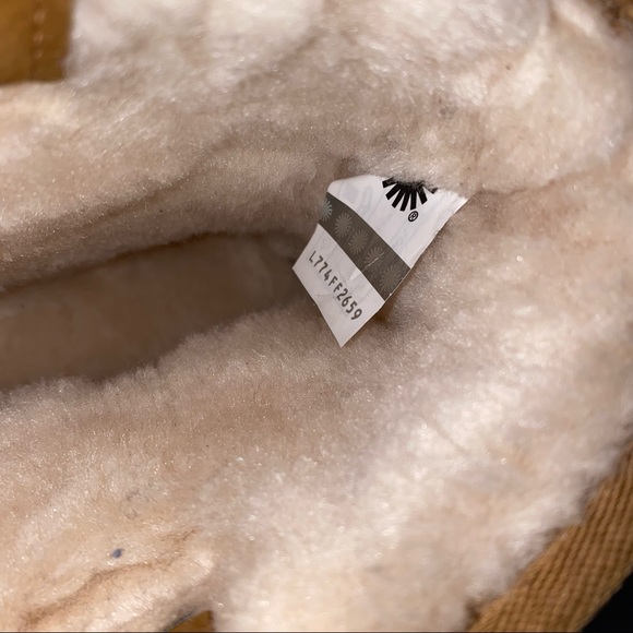 UGG Boots CLASSIC WEATHER MINI size 9.5 chestnut color - Picture 9 of 10